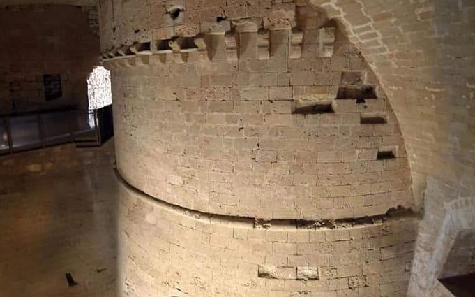 La torre circolare quattrocentesca dentro il bastione della Torre Matta